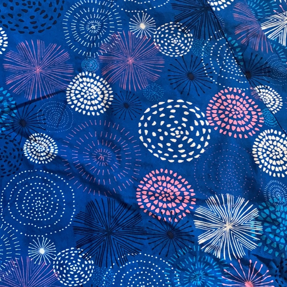 Scrub Top - Picture 2 of 3